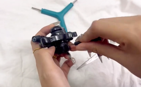 How to Replace the Brake Pads on a KuKirin G3 Electric Scooter