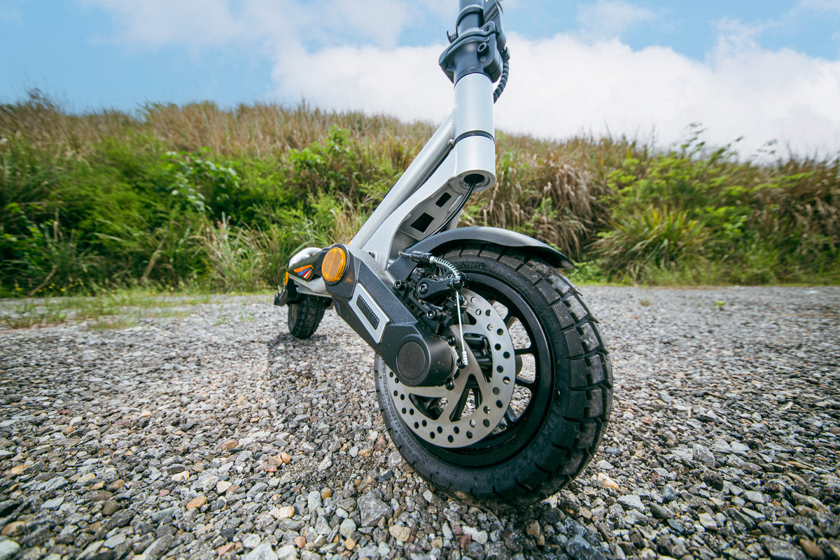 Balanced 10-Inch Grip